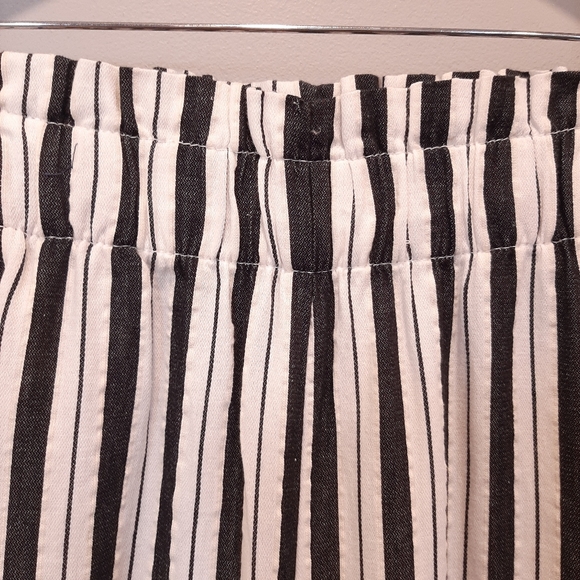 ❌SOLD❌ DYNAMITE High Waist Paperbag Pants Cropped Wide Leg Striped Seersucker - Picture 11 of 15